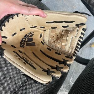 Adidas Womens Softball Glove